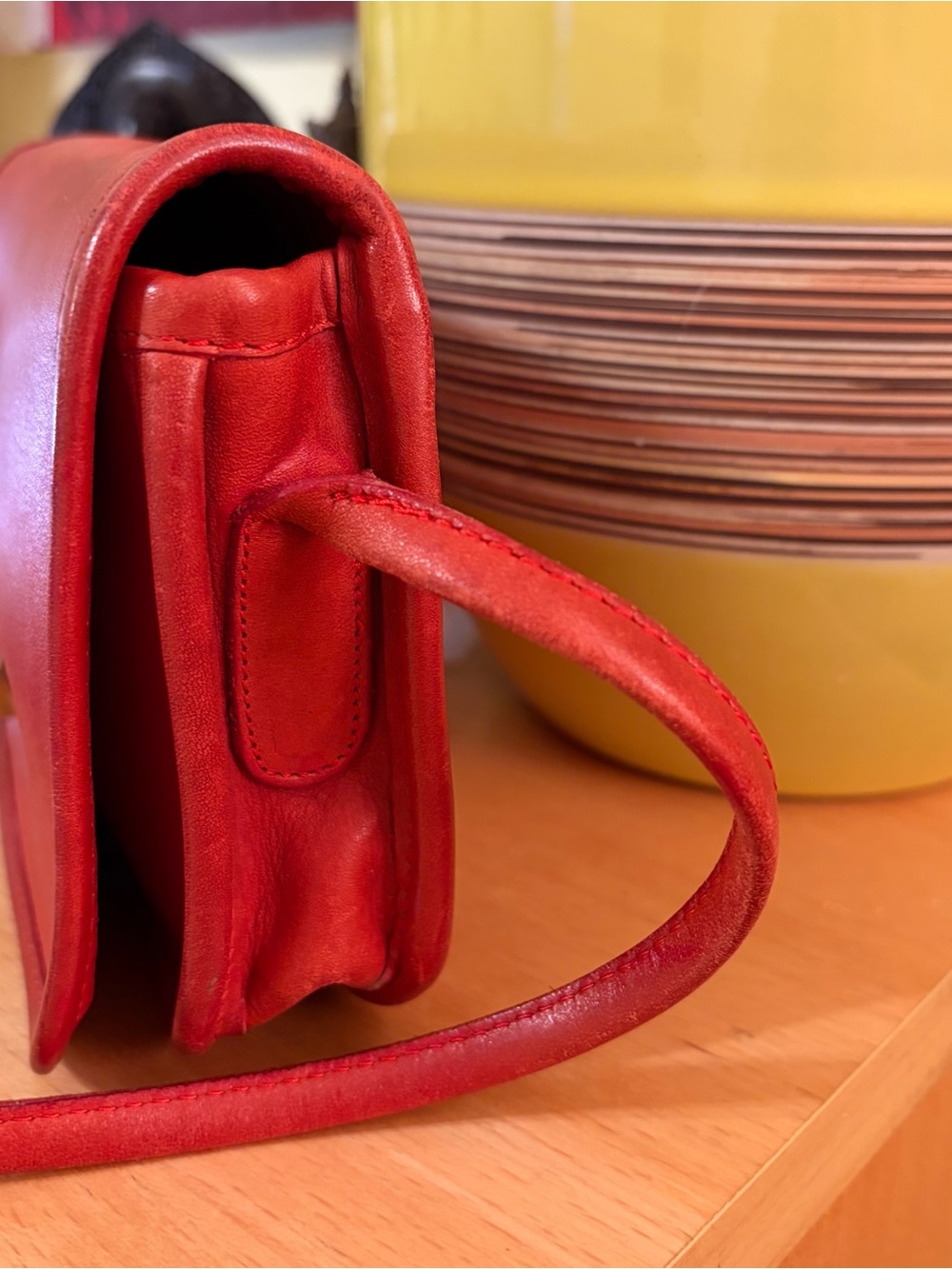 Vintage Coach Dinky 80s 90s Cherry Red Leather Crossbody Bag Purse Made In USA - Picture 3 of 16
